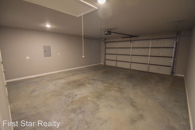 Building Photo - 3 br, 2 bath House - 800 Madison Drive