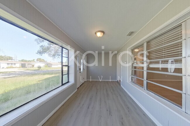 Building Photo - 1635 Jamaica St