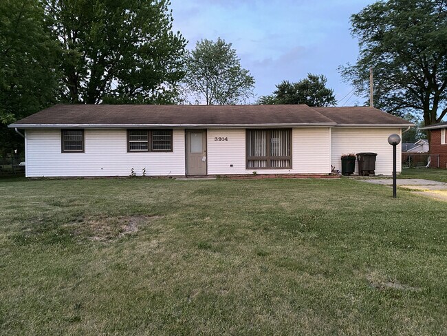 Foto del edificio - 3914 Maplecrest Rd