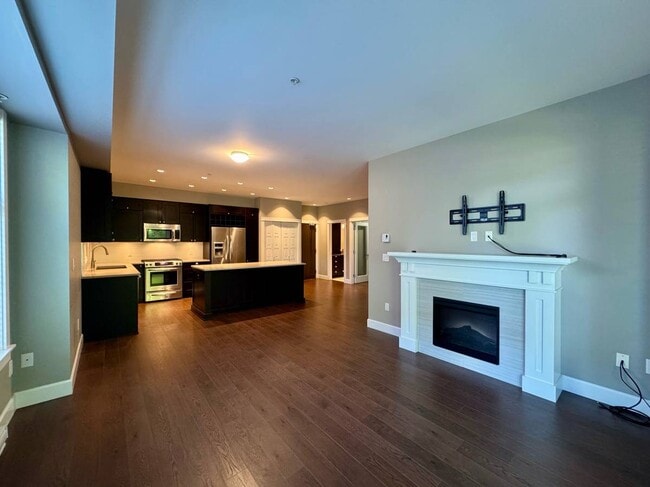 Building Photo - 15185 36 Av