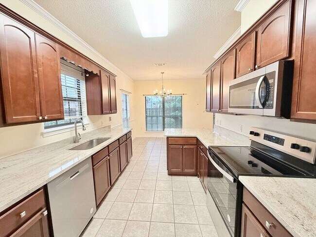 Foto del edificio - 4161 Longwood Cir