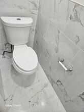 Building Photo - 426 Leslie St