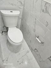 Building Photo - 426 Leslie St