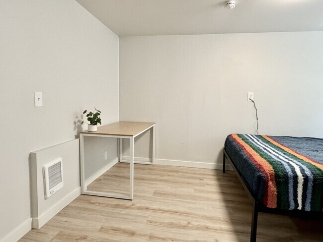 Foto del edificio - 300 Garden Ave N