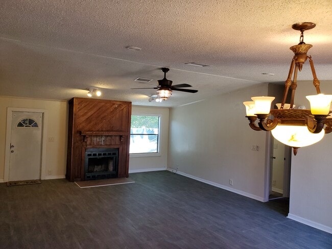 Building Photo - 2608 20 Mile Level Rd