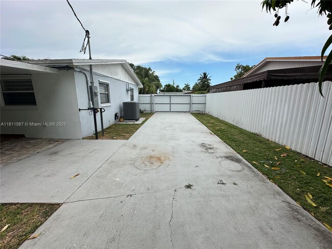 Photo - 15640 SW 102nd Pl House