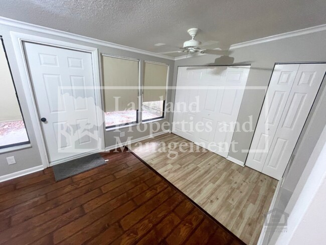 Building Photo - 331 Lake Harris Dr