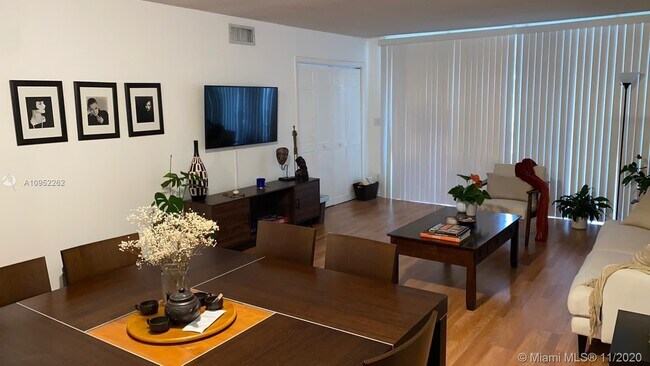 Building Photo - 2850 Forest Hills Blvd