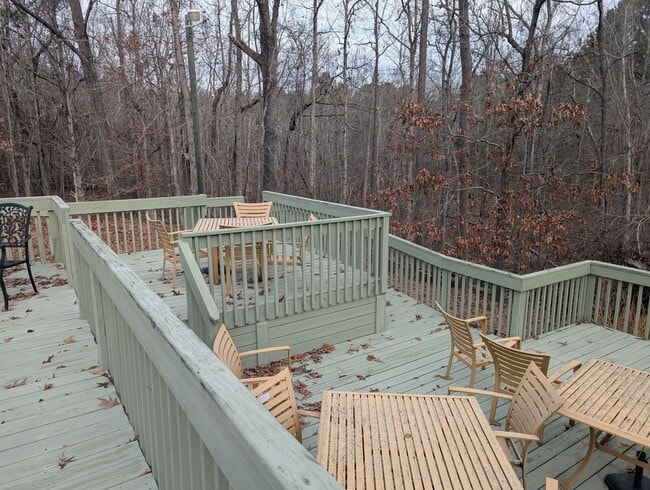 Foto del edificio - 1019 Riser Rd