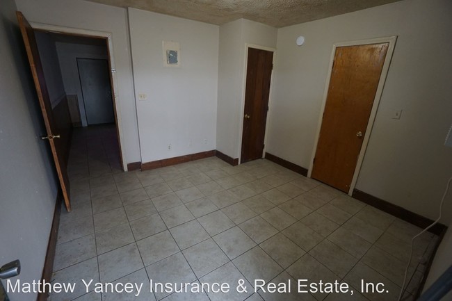 Foto del edificio - 2703 N Rudy Rd