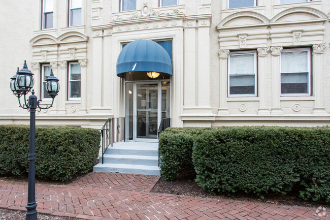 Building Photo - Reservoir Court