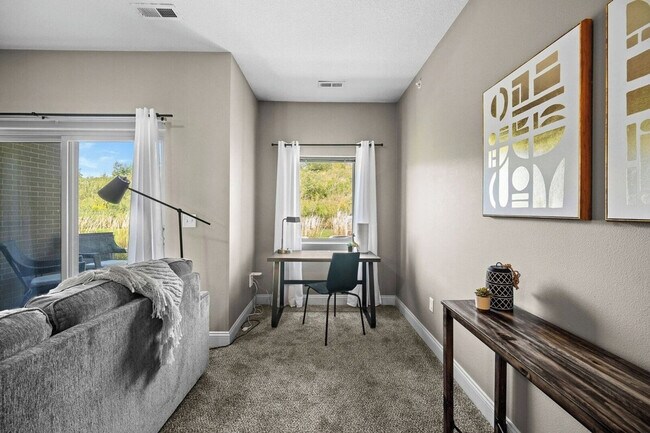 Foto del edificio - 8350 Cascade Ave
