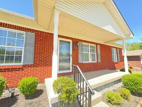 Building Photo - 137 Stone Creek Ct