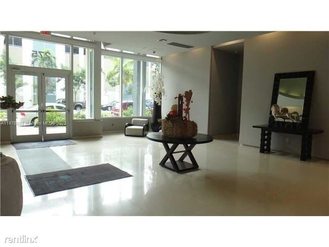 Building Photo - 3 br, 2 bath House - 275 NE 18th St Apt 1608