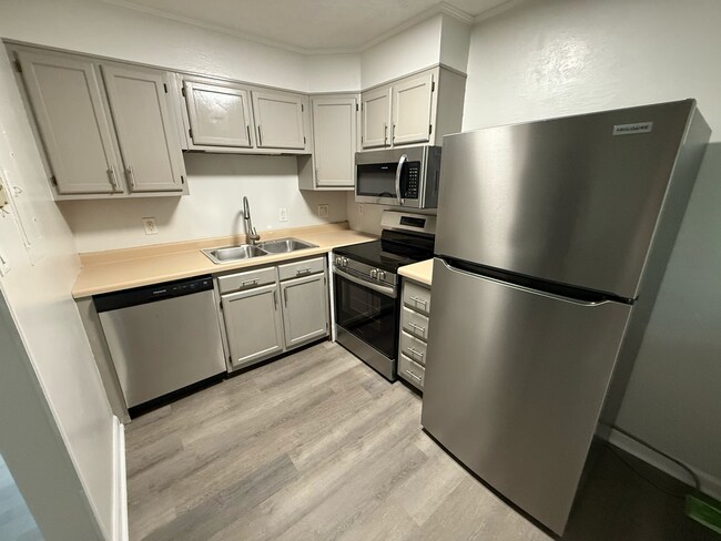 Foto del edificio - Hunt Property - Painter Ave.