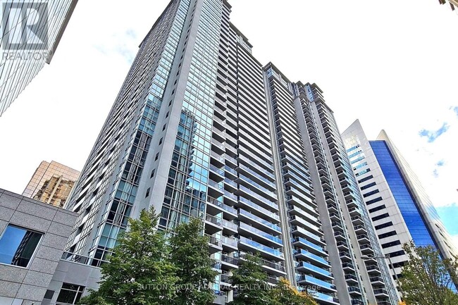 Building Photo - 4978 Yonge St