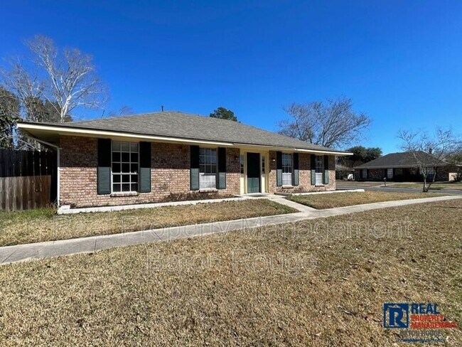 Building Photo - House: Village St. George