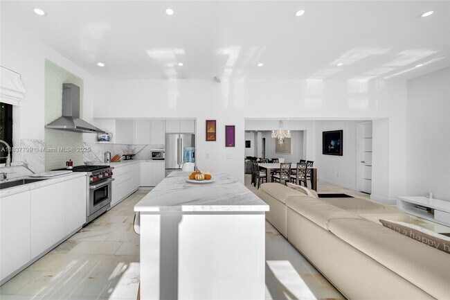 Foto del edificio - 110 3rd San Marino Terrace