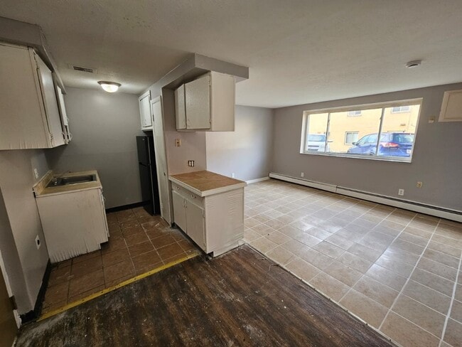 Foto del edificio - 1885 N Taylor Rd