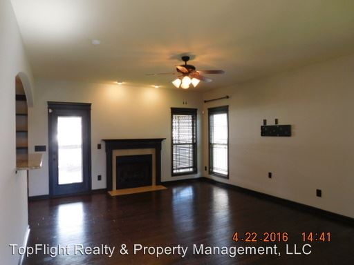Building Photo - 3335 Cotham Ln