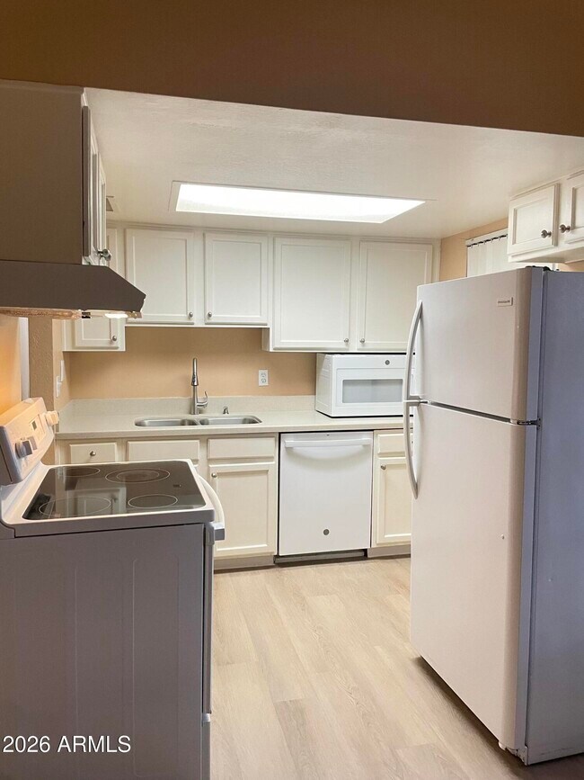 Foto del edificio - 8888 N 47th Ave