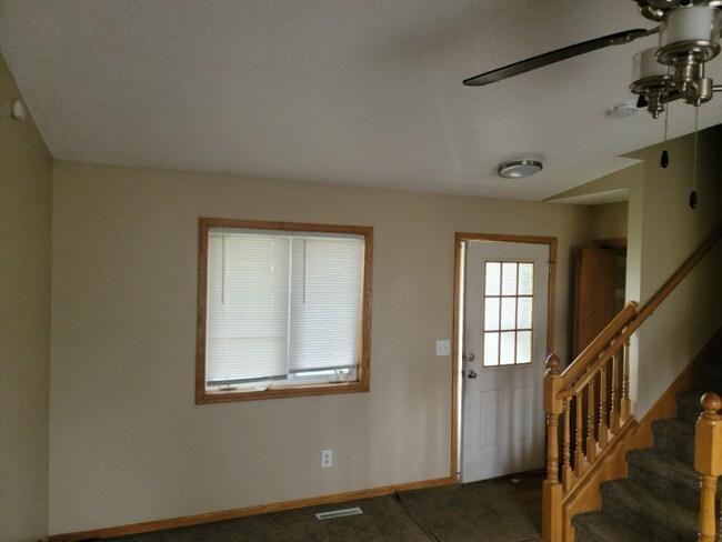Foto del edificio - 1129 Cheery Ln NE