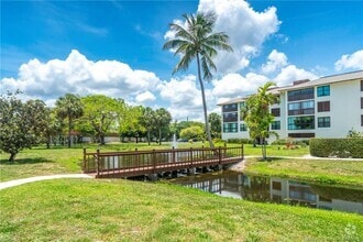 Building Photo - 166 SE St Lucie Blvd