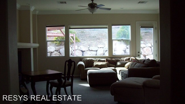 Foto del edificio - 4 br, 3.5 bath House - 65 CHAPMAN HEIGHTS ST