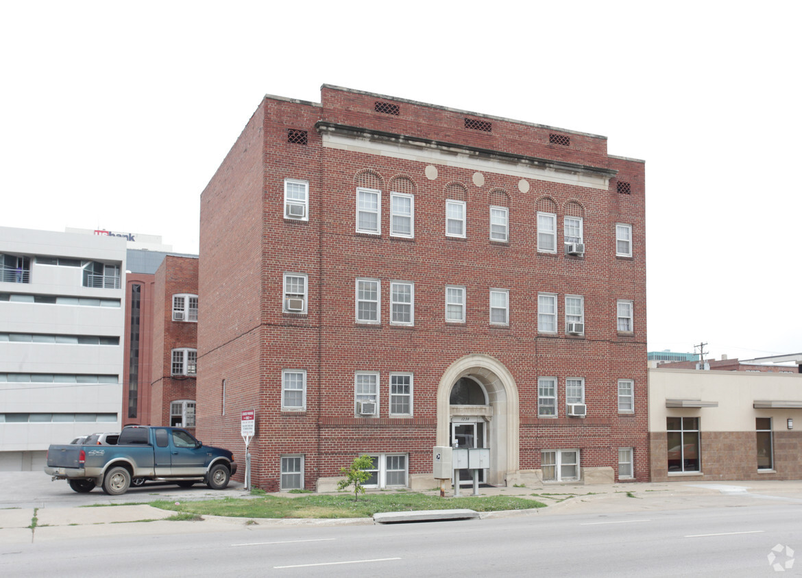 Primary Photo - Rochambeau Apartments