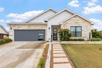 Building Photo - 802 Gray Oak Ct