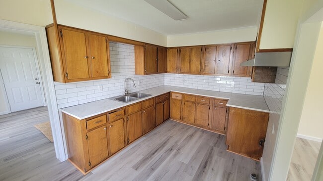 Foto del edificio - 609 W 75th St