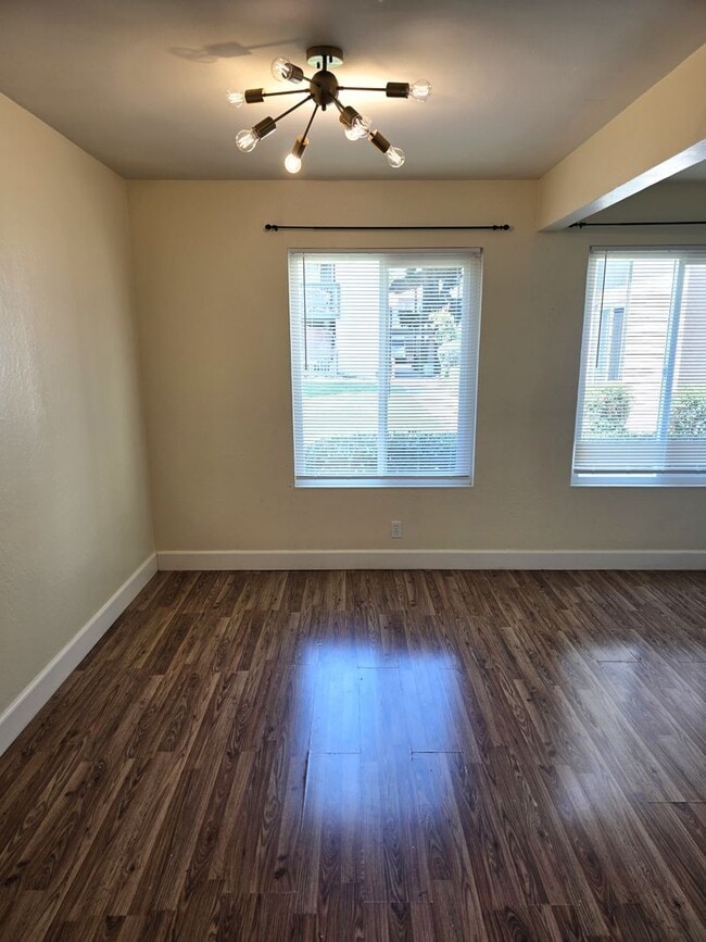 Foto del edificio - 4888 Clayton Rd