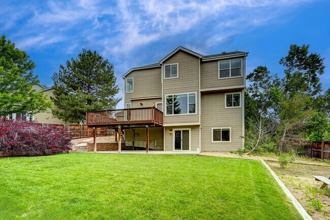 Foto del edificio - 4 bedroom, 5 bath hime with 3 car garage