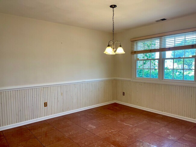 Building Photo - 3 Bed 2.5 Bath Chesapeake Bay Townhome!