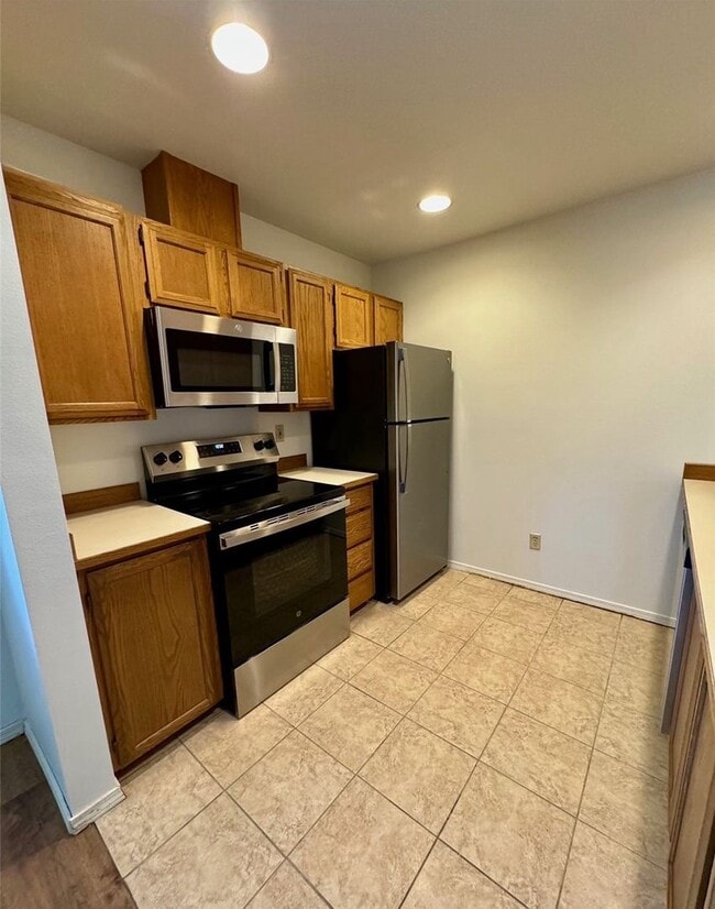 Building Photo - Gorgeous 2-Bedroom, 1-Bathroom Condo for Rent