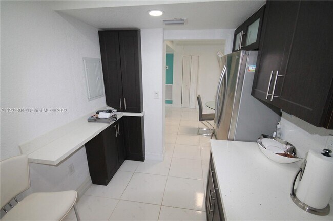 Foto del edificio - 6705 NW 169th St