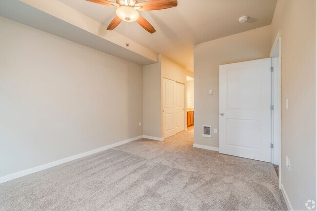 Foto del edificio - *** SIX WEEKS FREE RENT!!! *** This unit only with 12 month lease