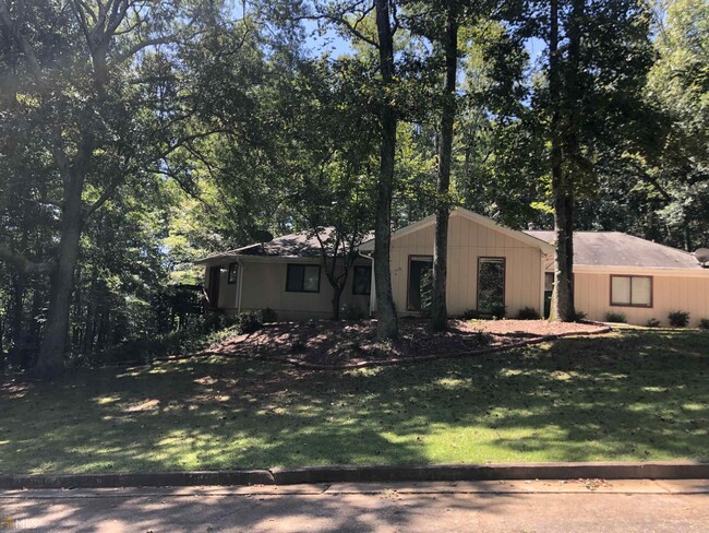 Foto del edificio - 211 Hillcrest Dr