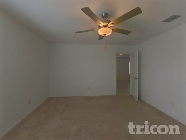 Foto del edificio - 3329 Turkey Trot Ln