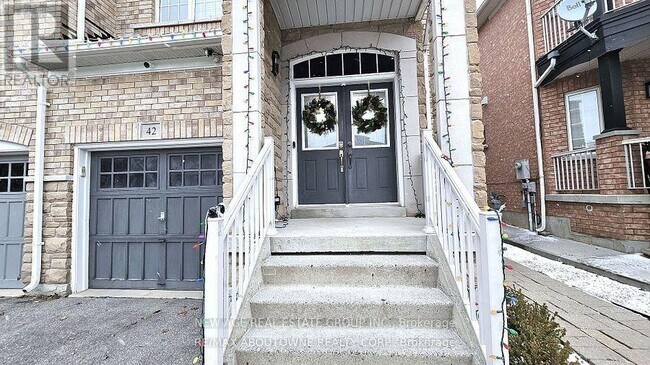Building Photo - 42 Ozner Crescent