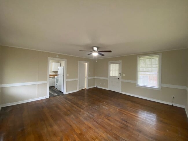 Building Photo - 2317 Bertha St