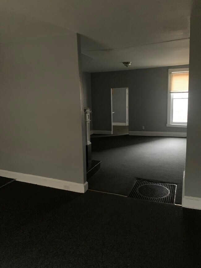 Building Photo - 3026 Rayner Ave
