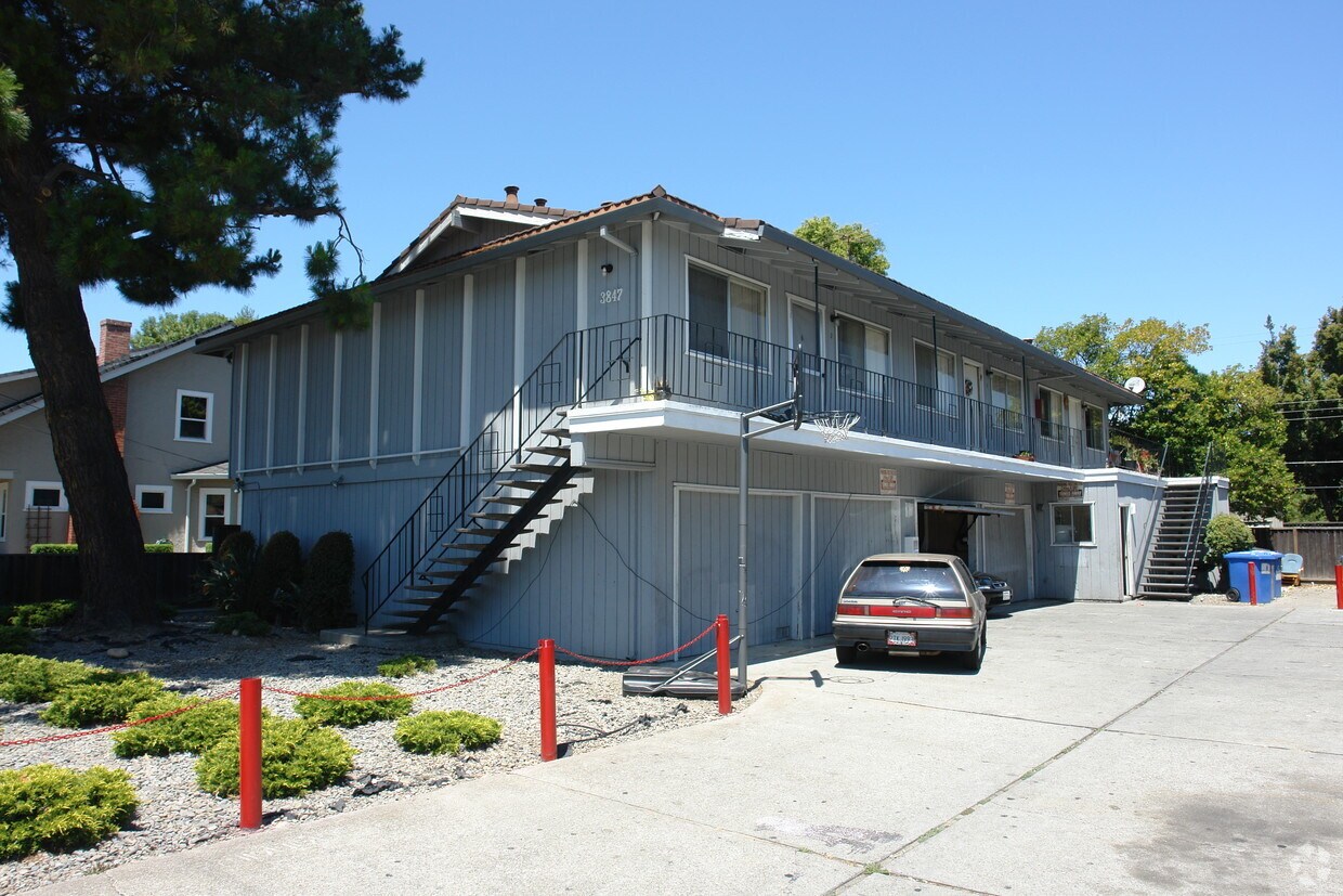 Primary Photo - 3847 Williams Rd