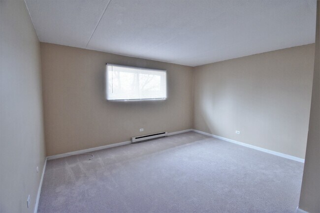 Foto del edificio - 1451 W Irving Park Rd