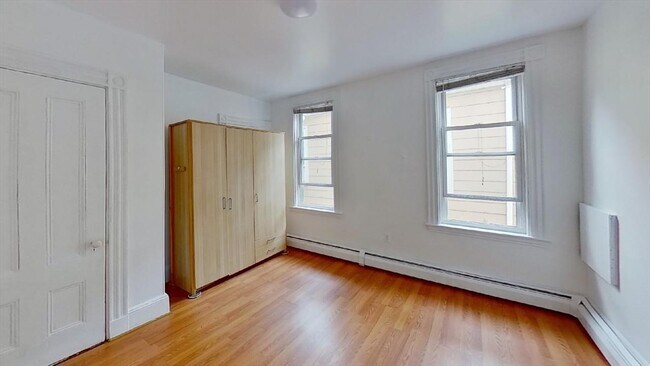 Building Photo - 60 Calumet St