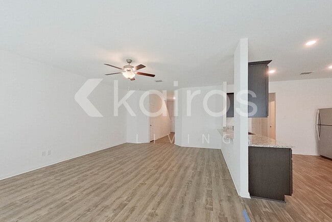 Building Photo - 962 Shady Brk