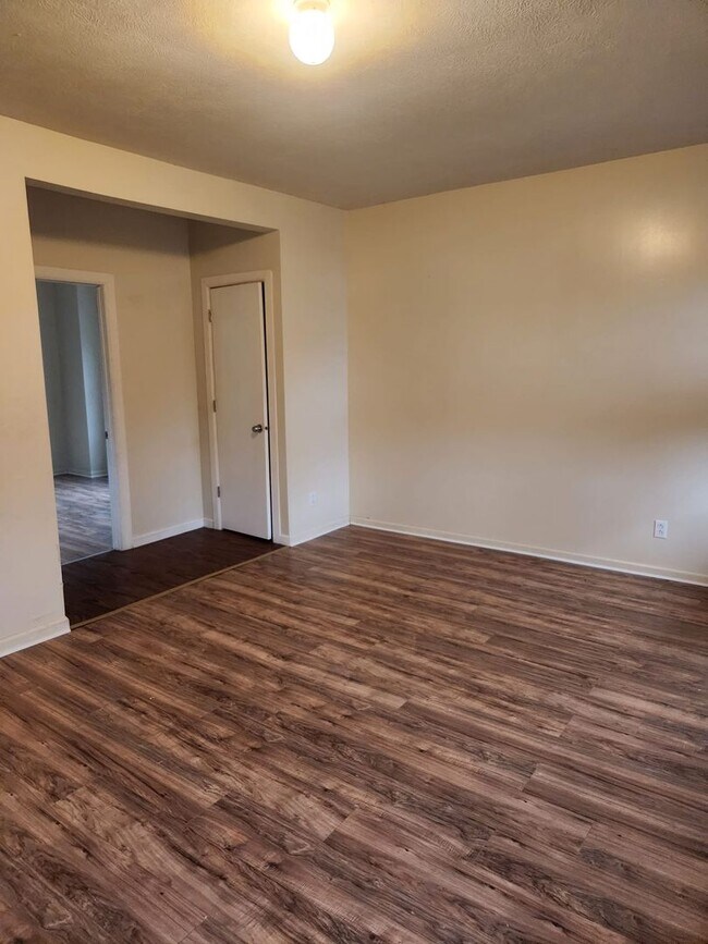 Foto del edificio - 1174 Princeton St, Akron, OH 44301 - #1