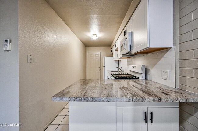 Foto del edificio - 430 W 3rd St