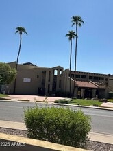 Building Photo - 461 W Holmes Ave