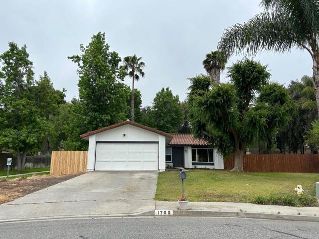 Primary Photo - 1700 Lindsley Park Dr